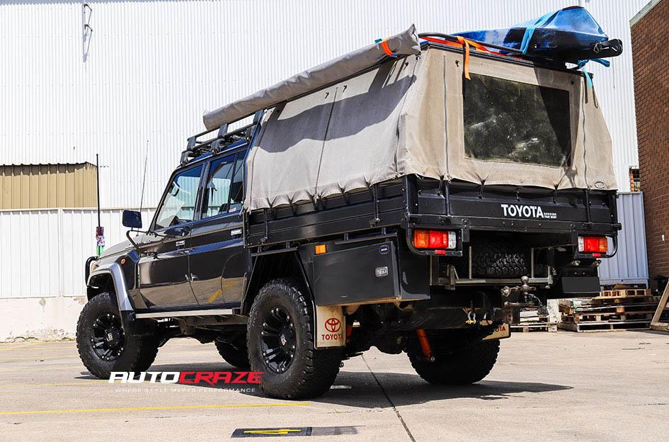 TOYOTA LANDCRUSIER MONSTER XD MATTE BLACK
